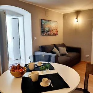 https://petruzzelli-bari-apartment.barihotels.org