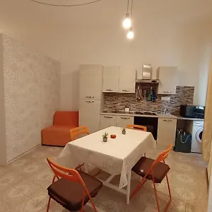 http://piazza-ansidei.hotels-perugia.com