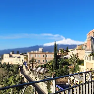 https://lyssa-holiday-apartments.taorminaitalyhotels.com